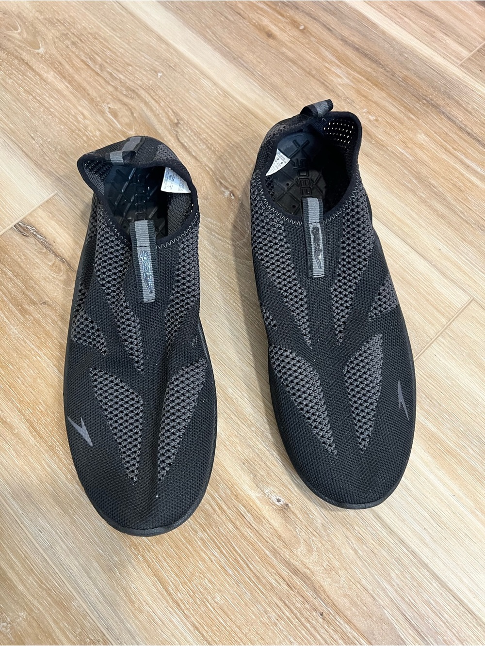 Speedo Black Slip-On Knit Water Shoes Size 11